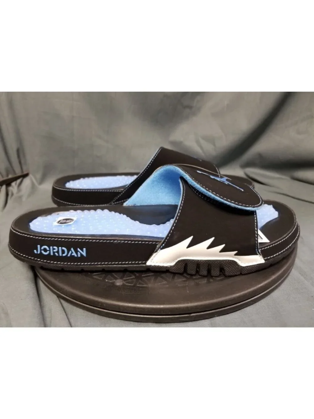 Jordan Hydro V Retro Sandals Black/Blue/White 555501 004 Mens Size 8 NEW w/TAG